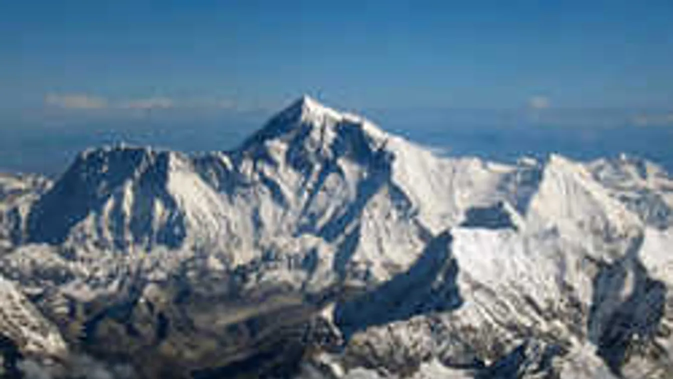 Hatalmas siker! Íme a második magyar nő, aki megmászta az Everestet