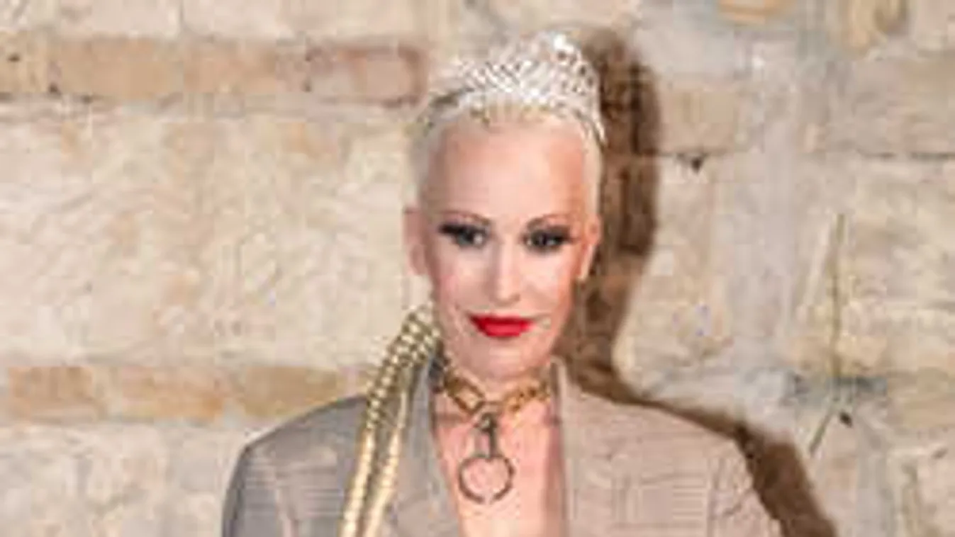 Súlyos szextitok derült ki a magyar sztárénekesnőről, ezt ki gondolta?