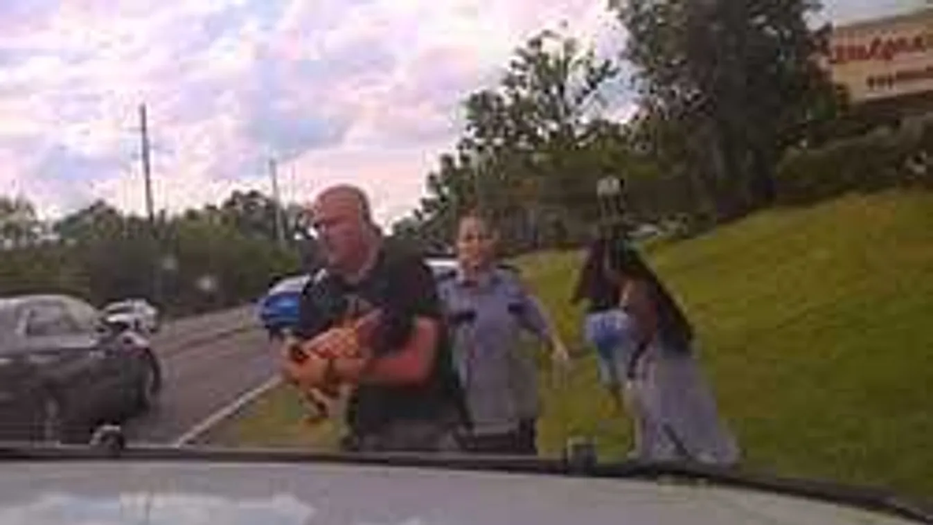 Így mentette meg egy 3 hónapos csecsemő életét a hős rendőr! - videó