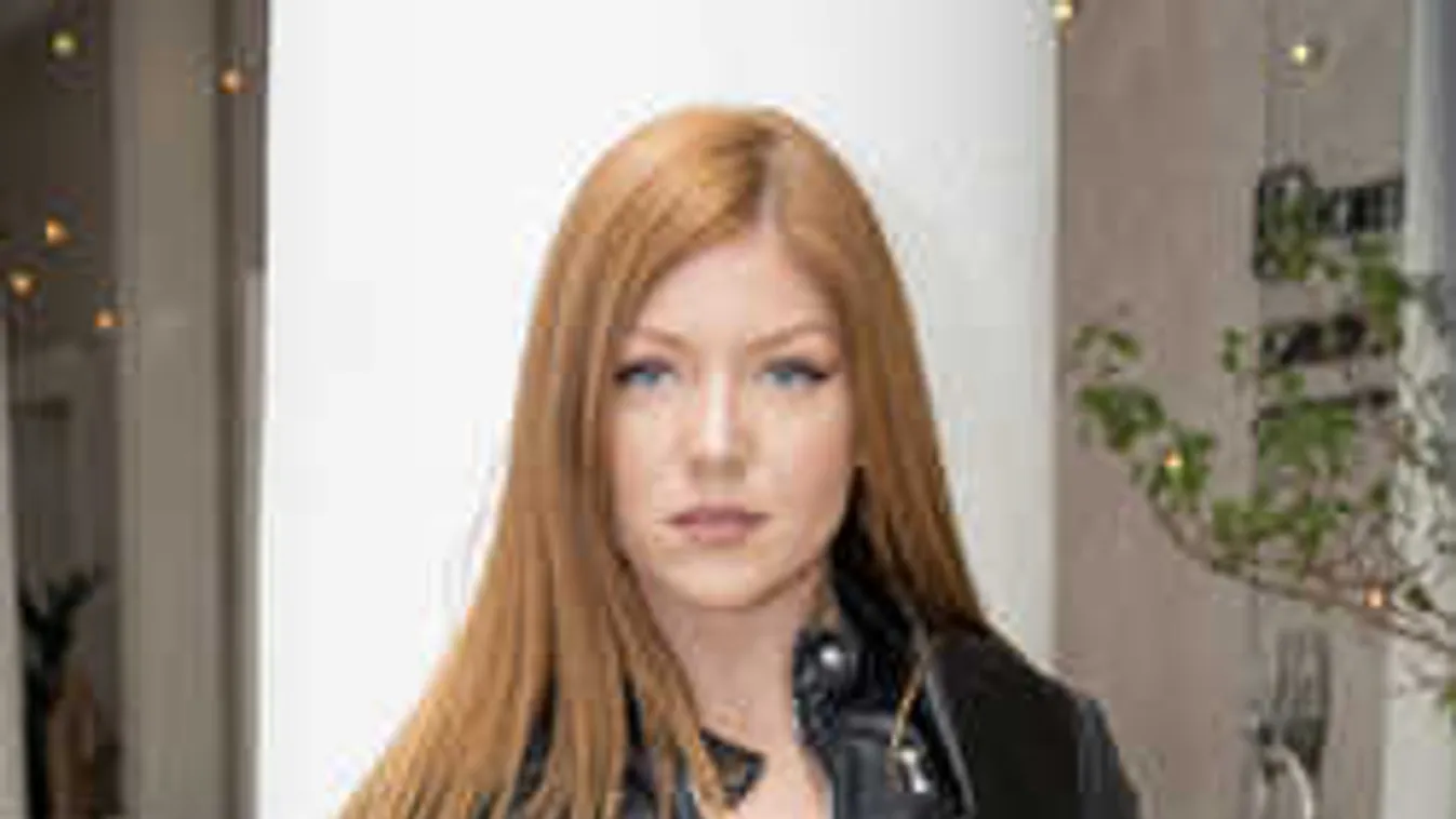 Betonkemény feneke van Tolvai Reninek, csodálatos látványt nyújt