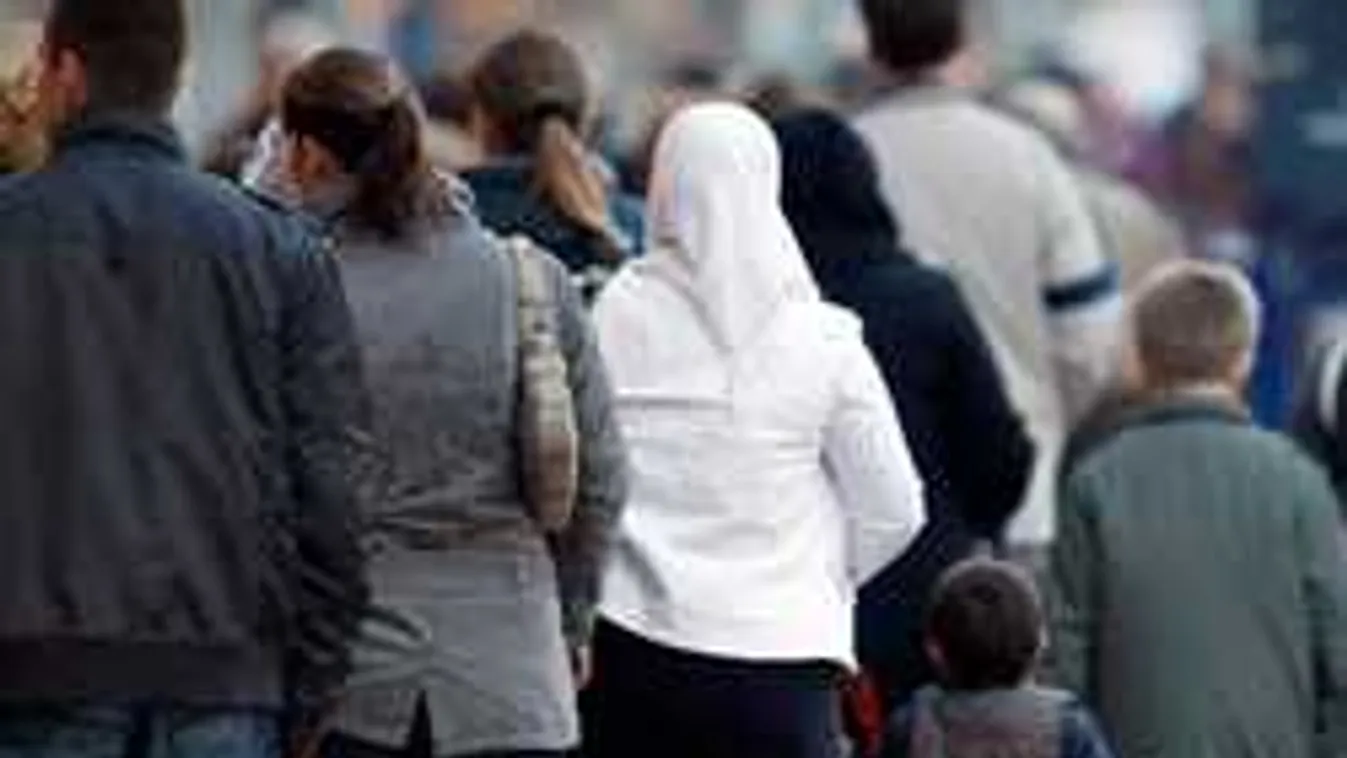 Szír menekültként kasszíroznak több ezer eurót a románok