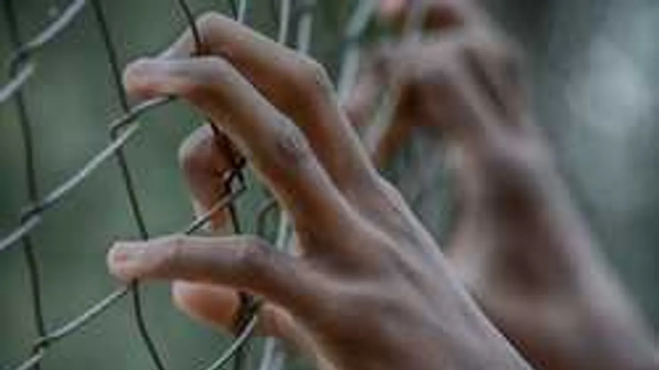 Részletesen elmondta az anya, hogyan ölte meg lányát a szökött rab