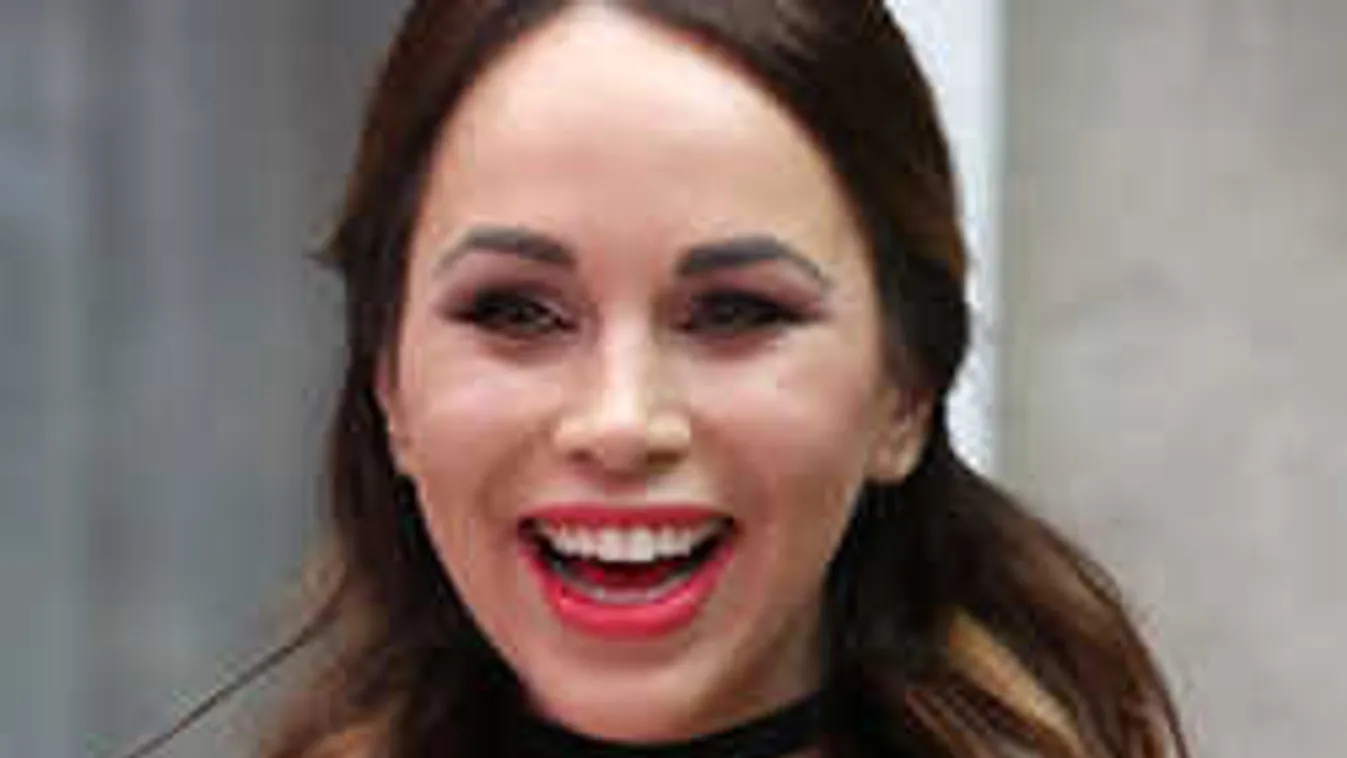 Levegőben lógva mutatta meg formás testét Aleska