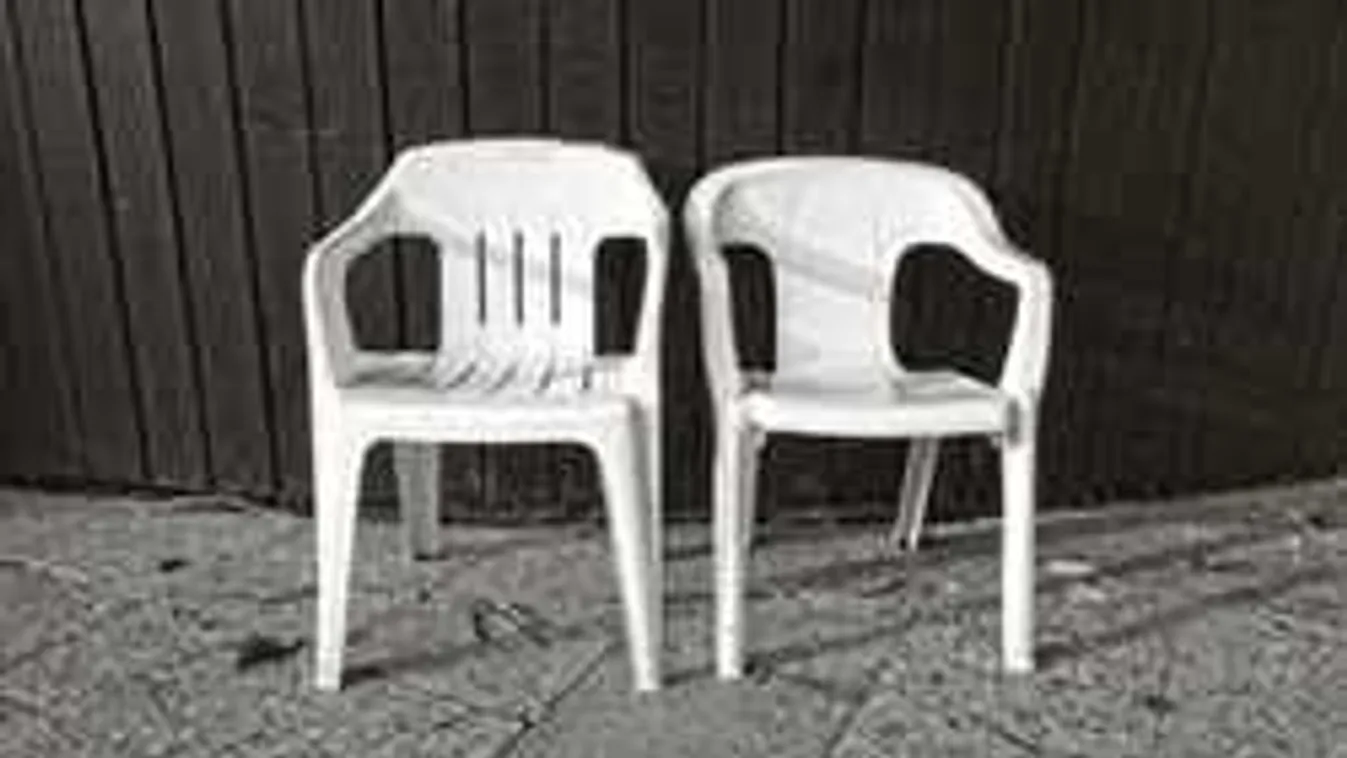 Újra teljes szépségében pompázik a műanyag kerti bútor, íme a szuper trükk