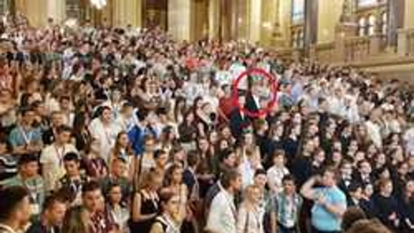 Hogy került 600 kamasz a Parlamentbe?