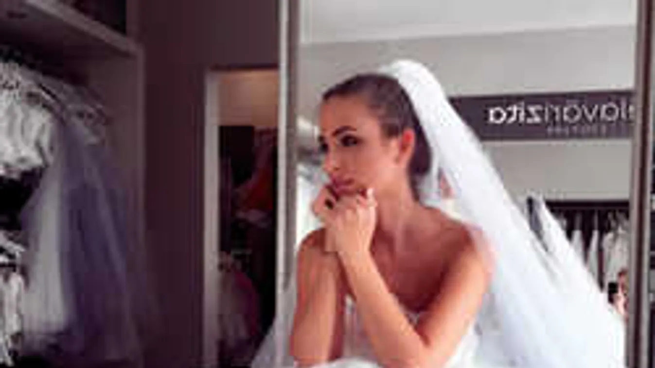 Íme, az első fotók a csinos magyar sztár nászútjáról!