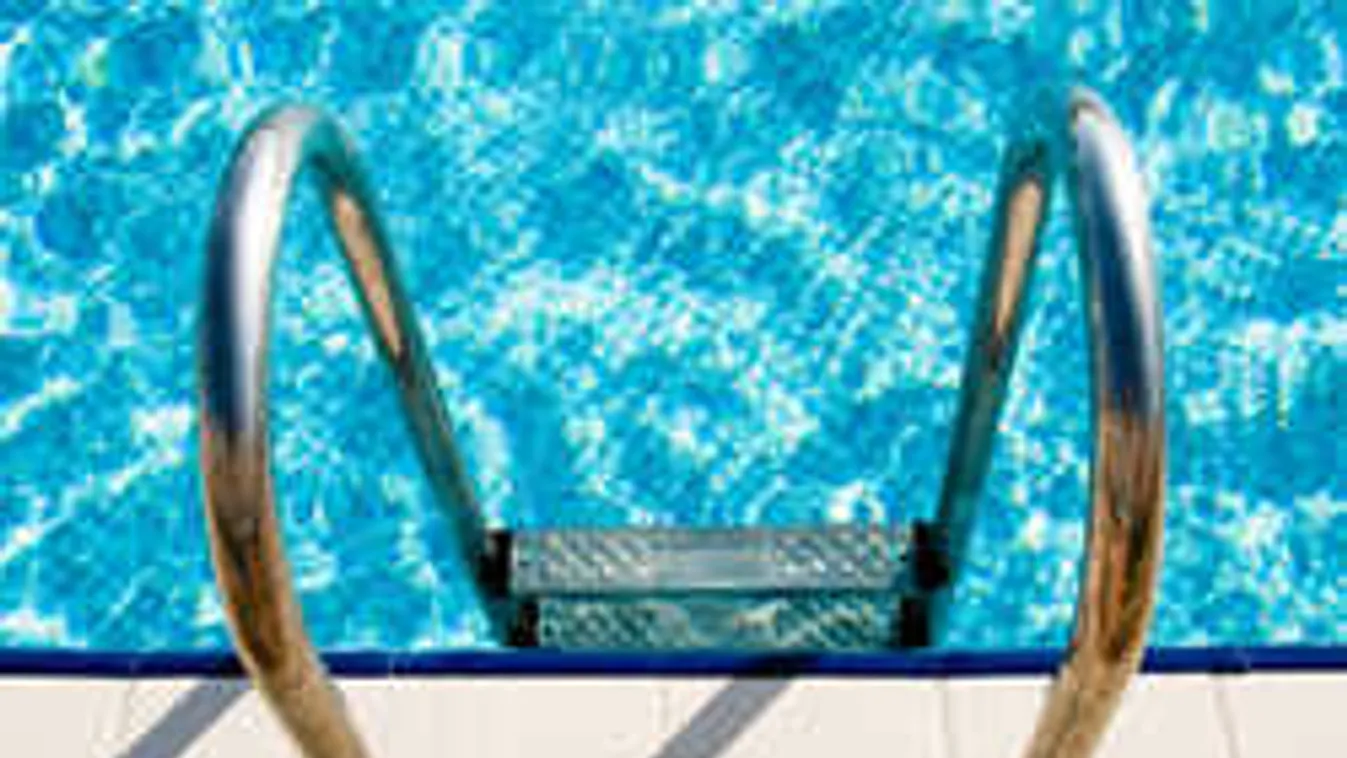 "A fiam élettelenül lebegett a medencében", megrázó részletek...