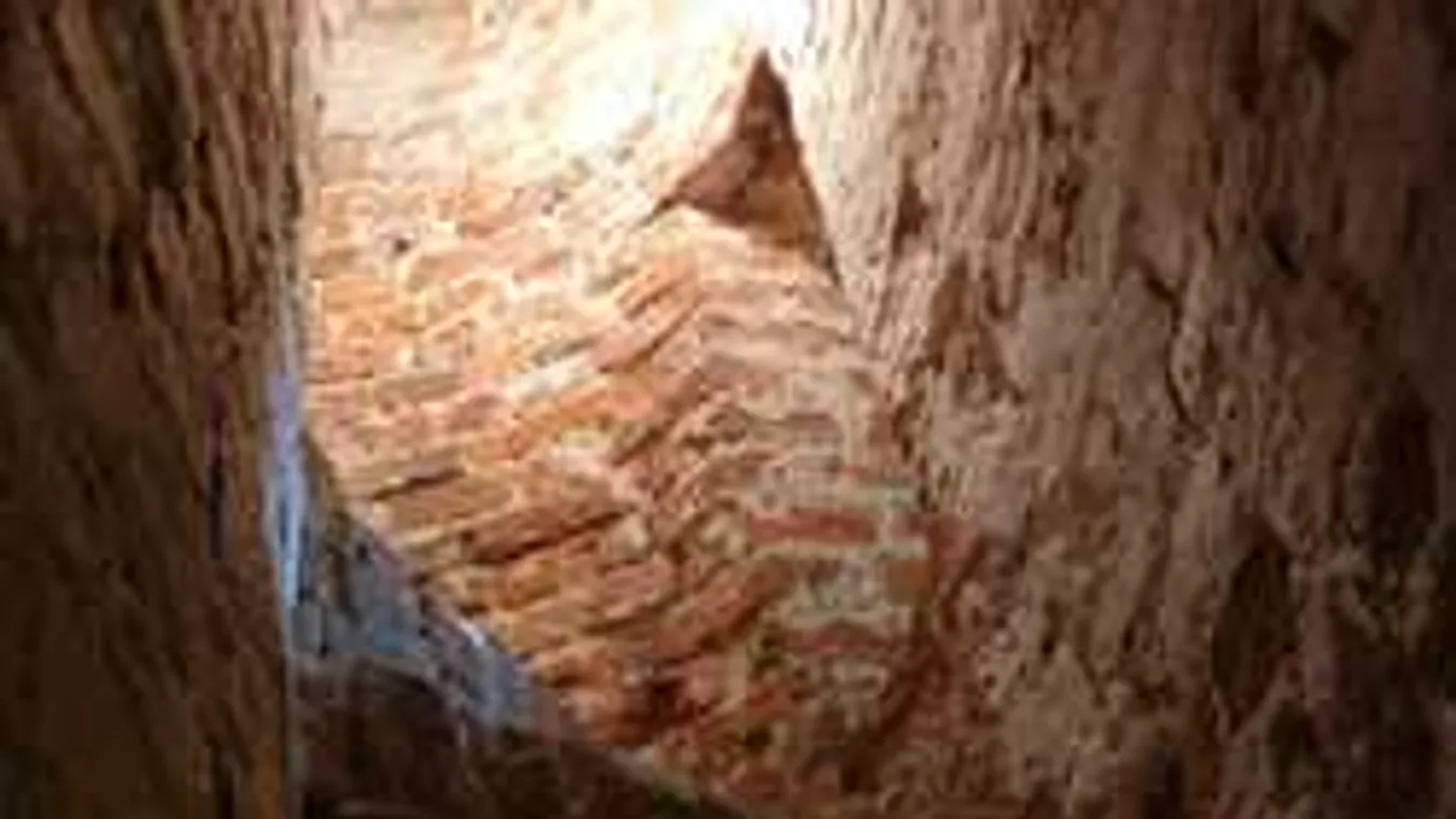 Mezőcsáti pincebaleset: ezért nem halt meg a másik kisfiú is