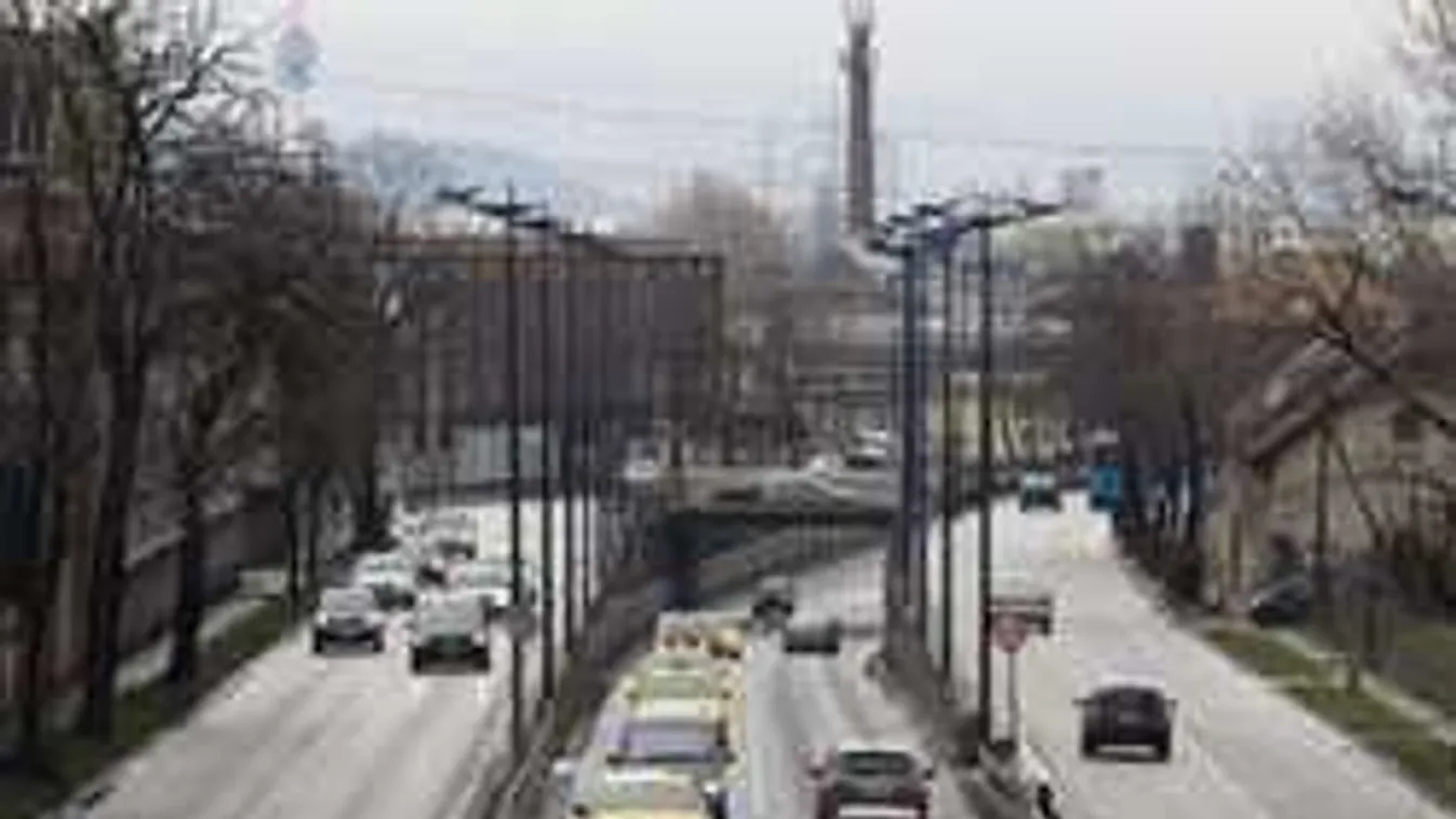 Vészhelyzet a gyorsforgalmin: ámokfutó lövöldöző vadászik az autósokra