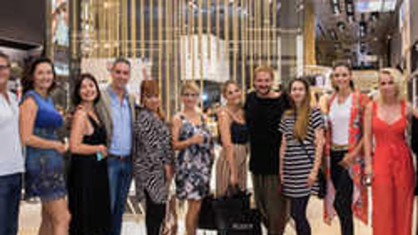 Õrület a pesti plázában: Sztárok lepték el az új üzletet