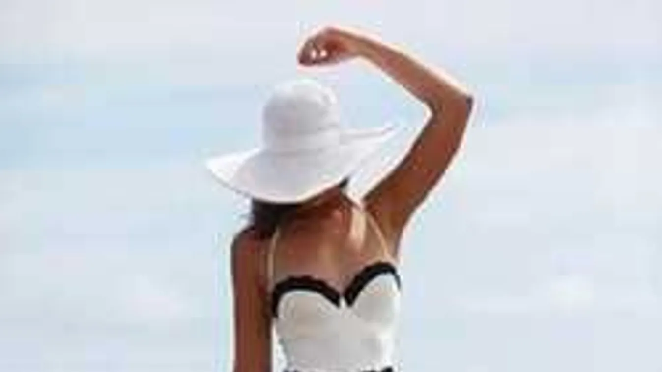 Így viselték a legnagyobb színésznők a szexi retró-fürdőruhát