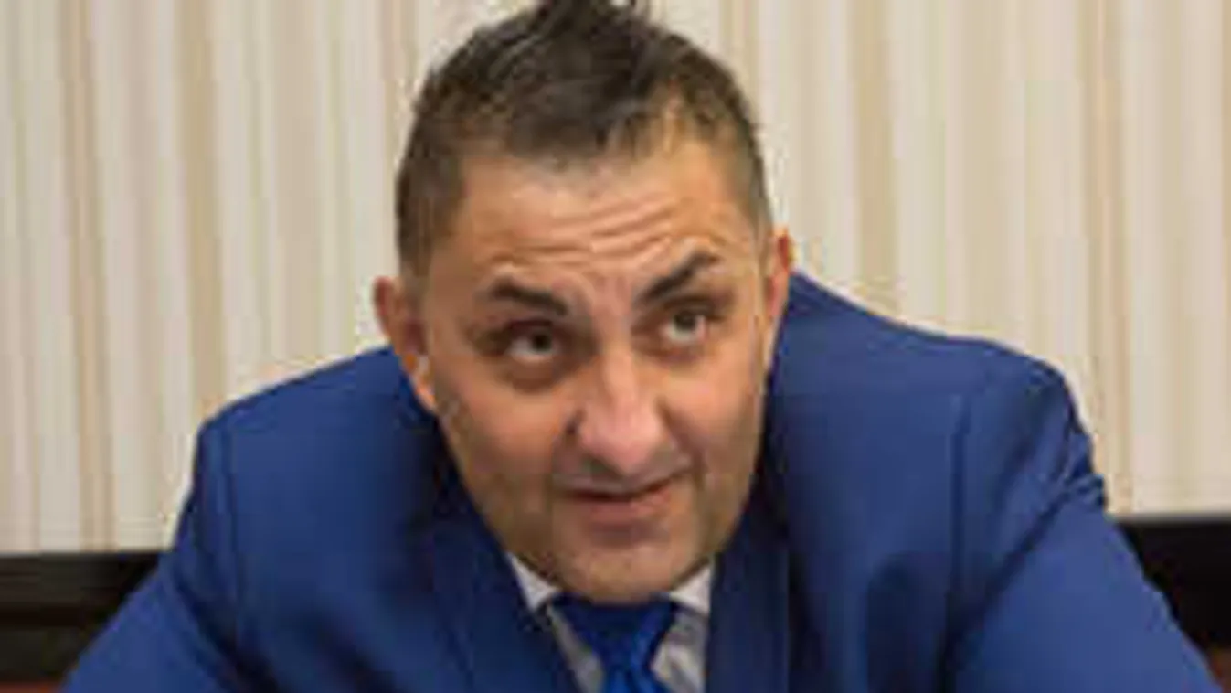 45 milliós autóval villog Gáspár Győző