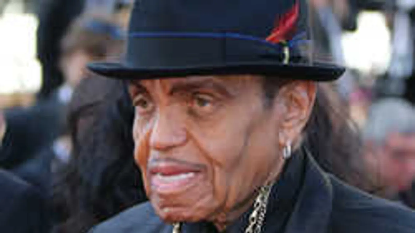 Most jelentette be a család: már csak napjai vannak hátra az énekes apjának