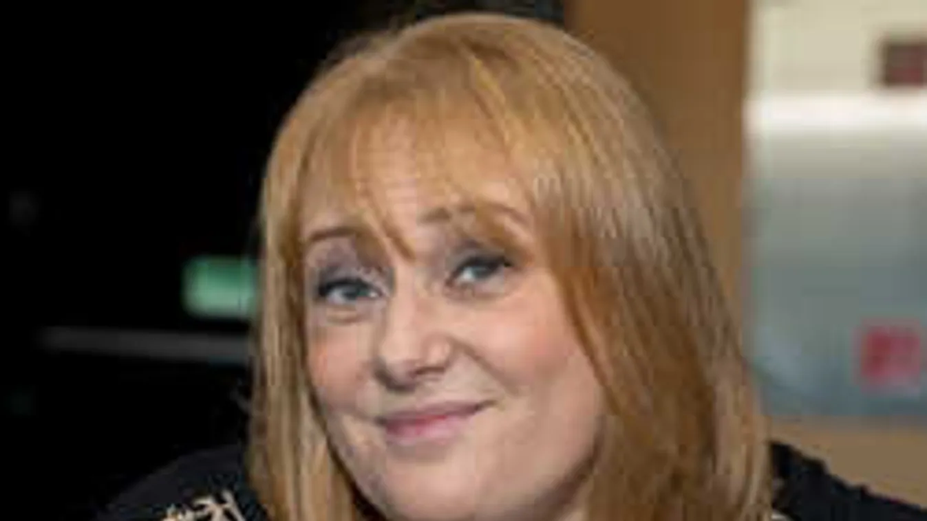 Durva hangnemben osztotta ki a volt szerelmeit Cseke Katinka!