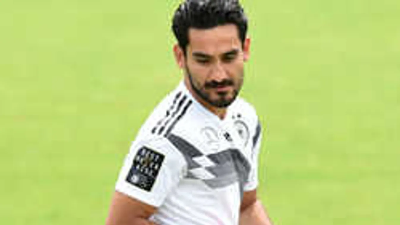 Szétverték a kocsiját, közellenség lett a híres focistából