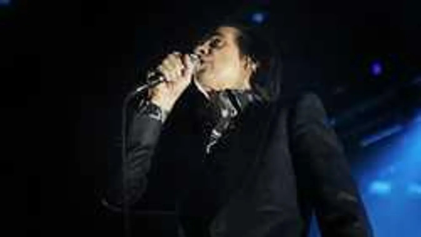 Most érkezett: Budapesten fotózták le a világsztárt, épp csak ideért