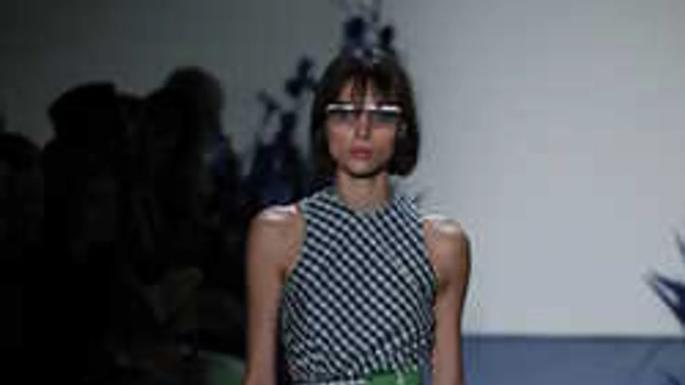 Visszatért a 80-as évek nagy divatja! Megfiatalodik benne minden nő