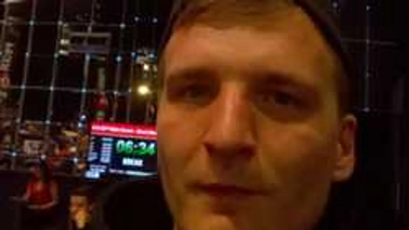 Dögös Playboy-modellel fotózták le az újdonsült magyar pókermilliomost