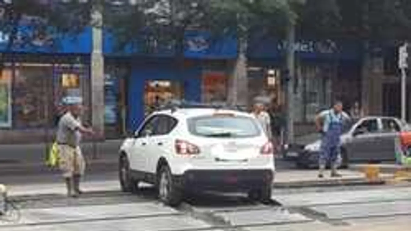 Elképesztő fotó: ez a budapesti sofőr nyerte a nap bénája címet