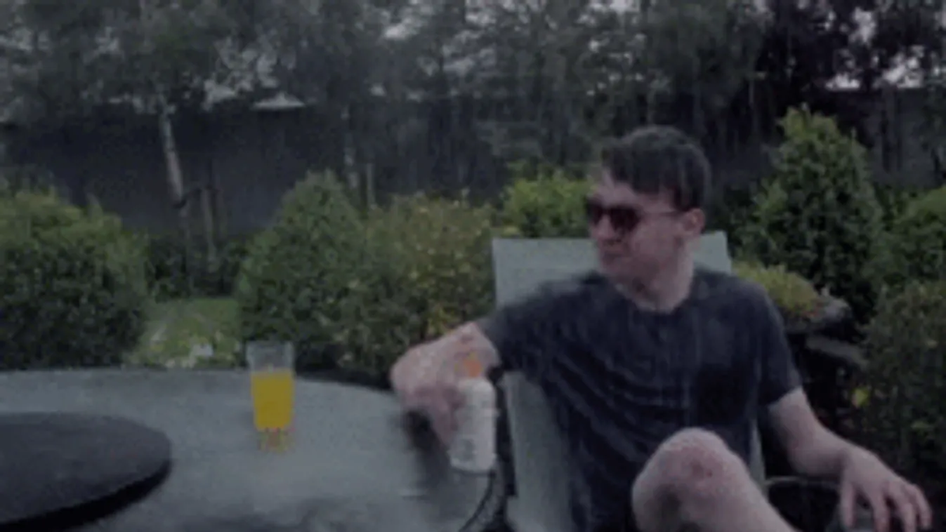 Riasztást kapott az ország: durva felhőszakadás után jön a meglepetés