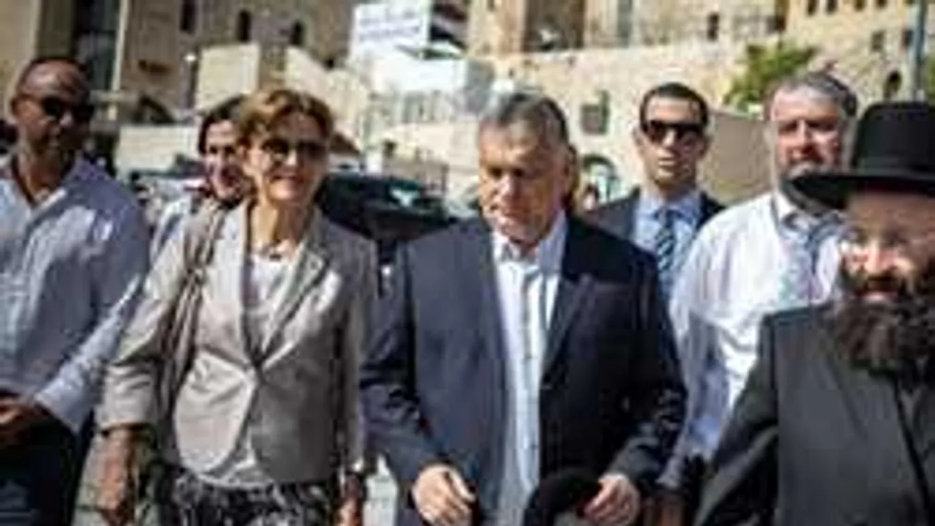 És akkor odalépett a Siratófalnál Orbánhoz egy idős zsidó férfi