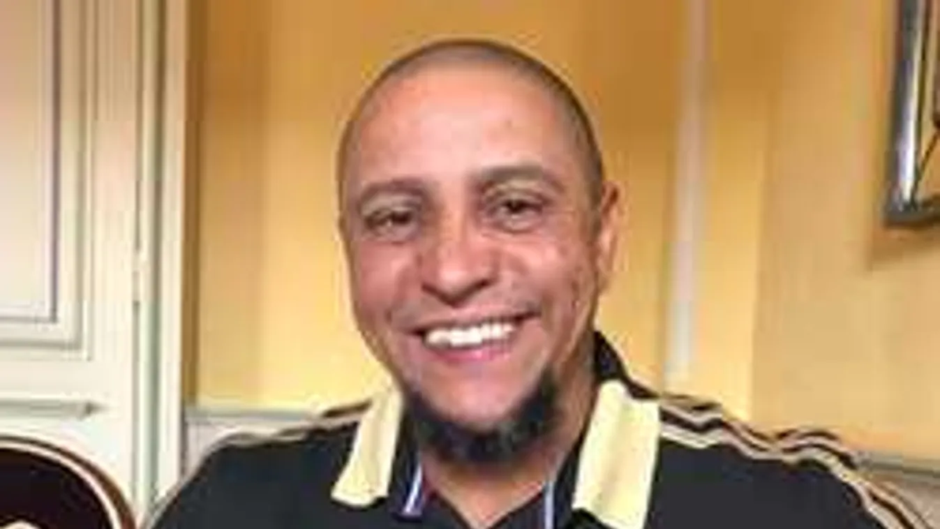 Ez aztán a fotó, felismered az öt világsztárt?