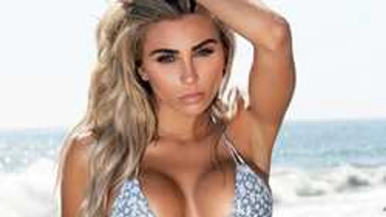 Kibuggyantak a mellei a brutálisat terpesztő dögös modellnek