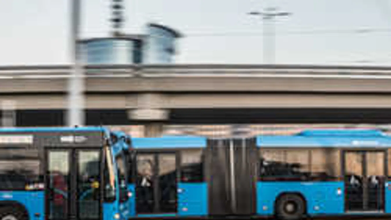 Megdobtak kővel egy pesti buszon utazó kislányt