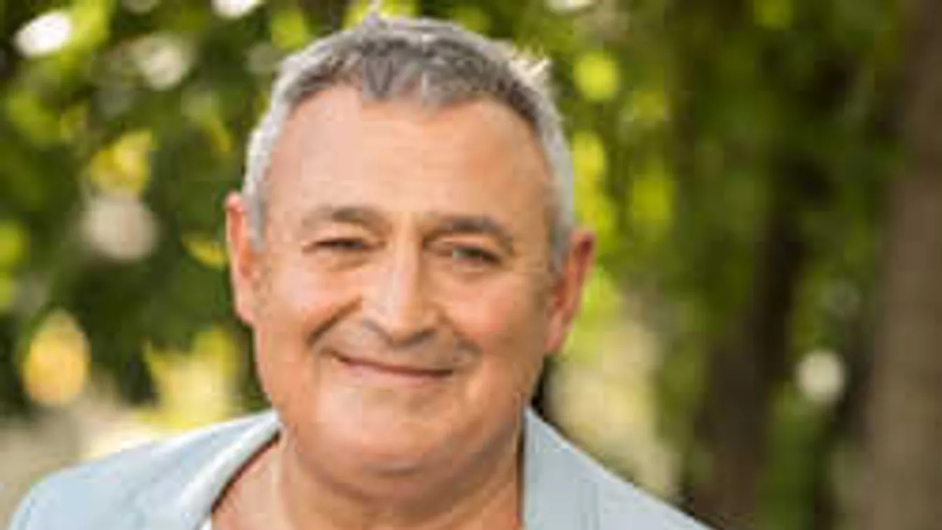 Gesztesi megmutatta: Íme, a színész sosem látott kisfia