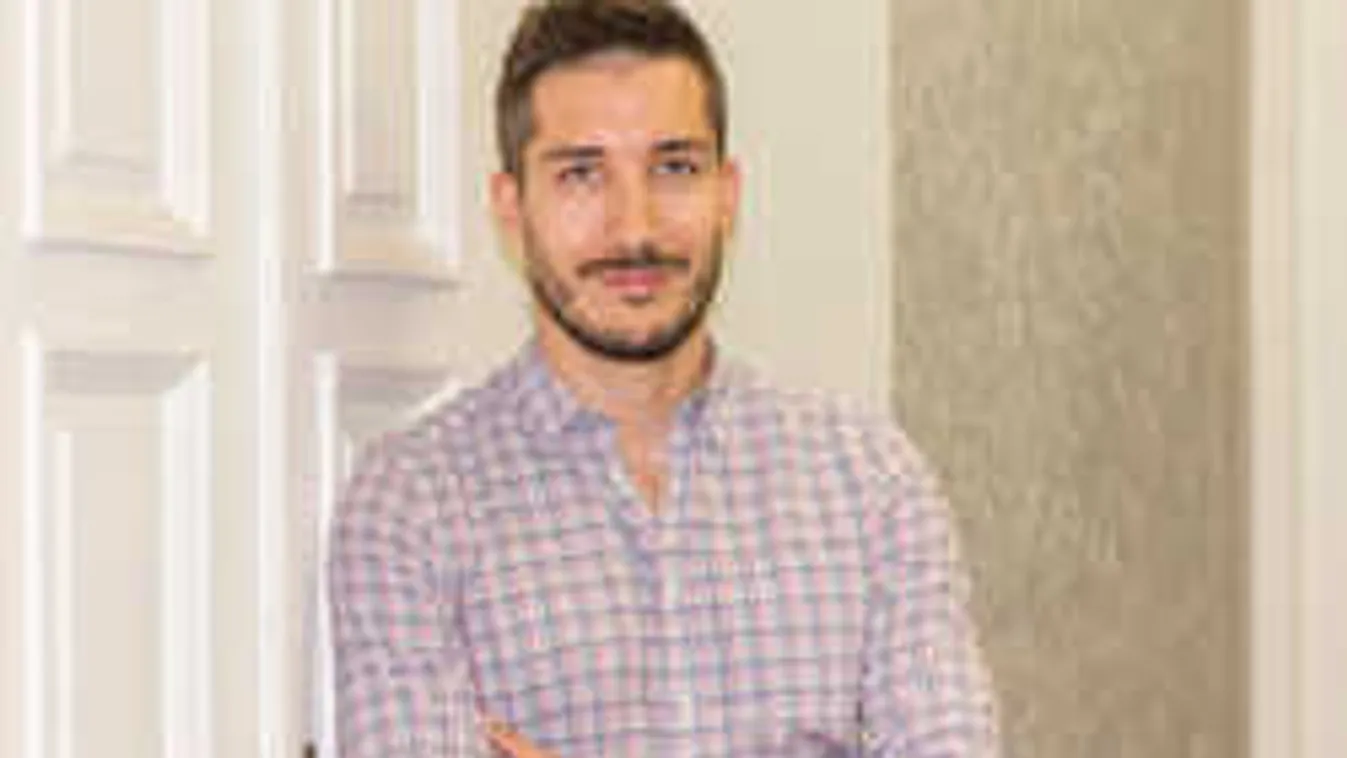 Elolvadtunk, tündéri fotót posztolt a magyar sztárénekes: ne hagyd ki!