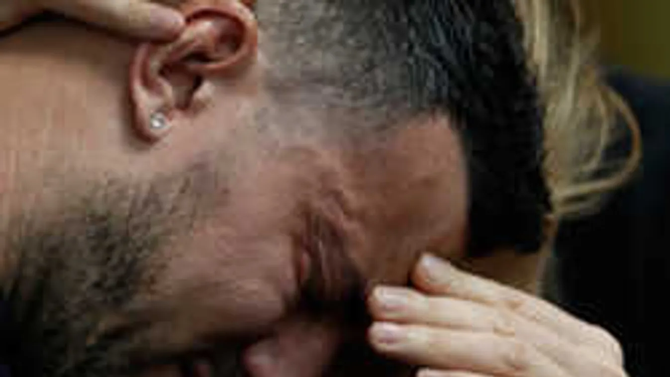 Megrendítő videó, zokogásban tört ki a kamerák előtt a világsztár