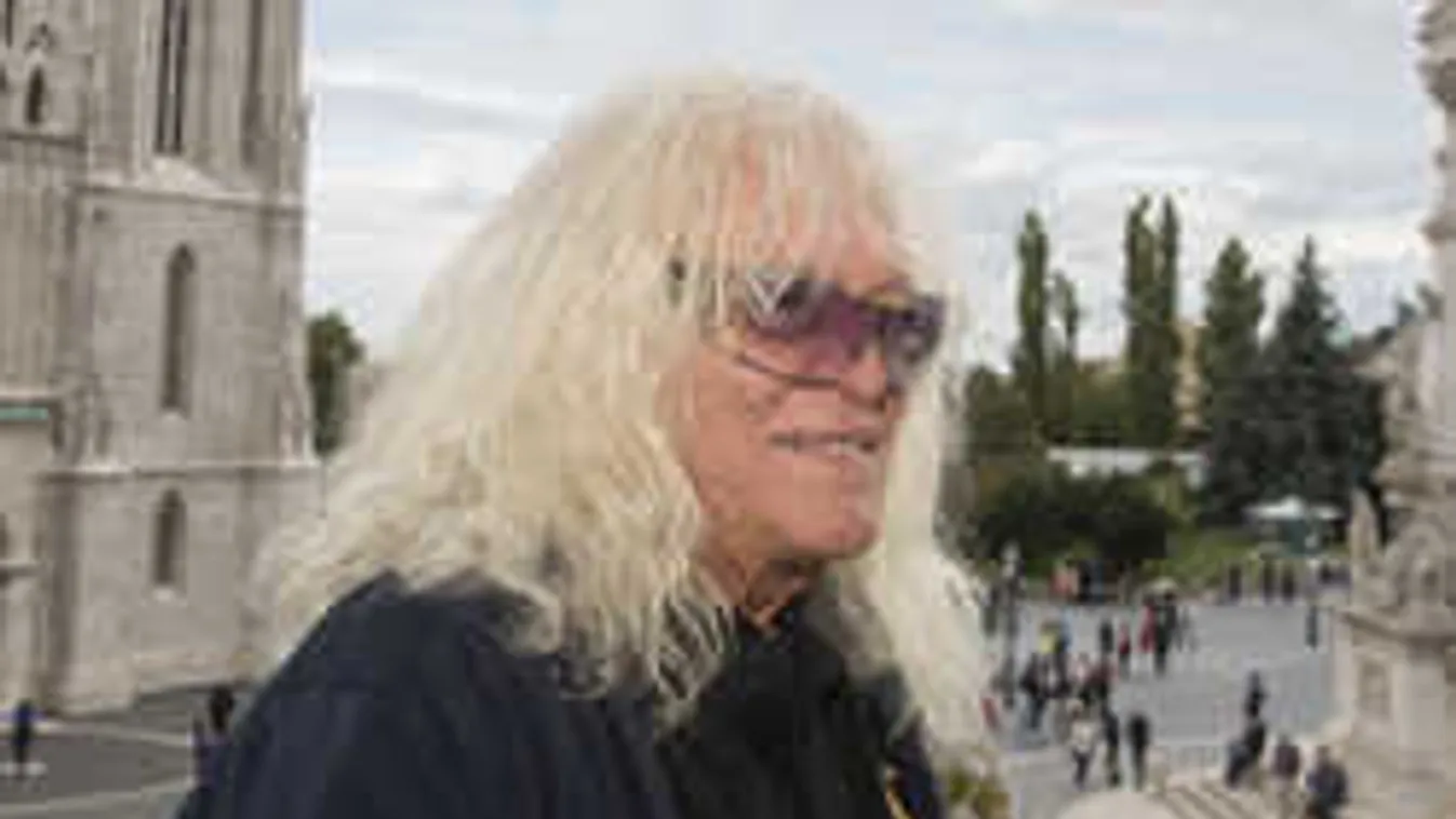 Hatalmas hírt kapott Kóbor János, megváltozik az élete