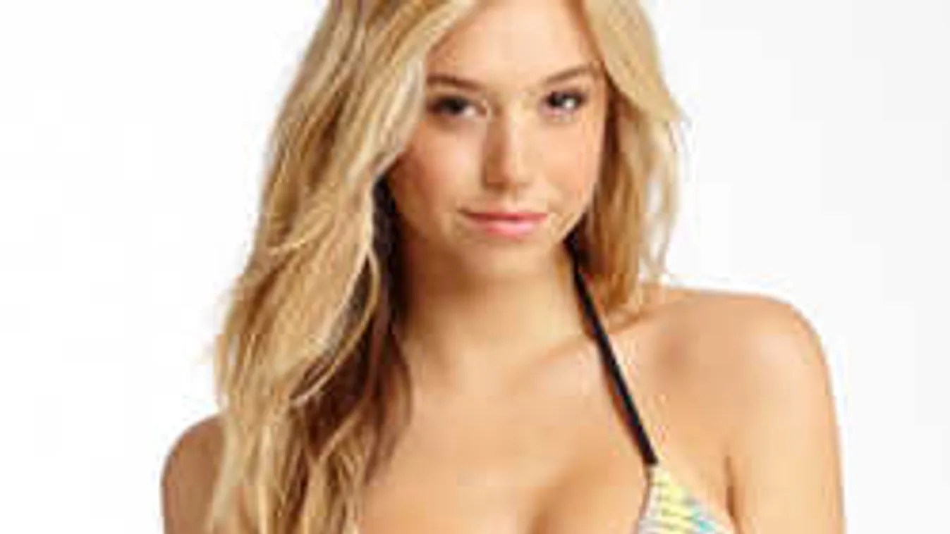 A teraszon pucérkodott a fiatal színésznő, nem bír betelni vele az internet!