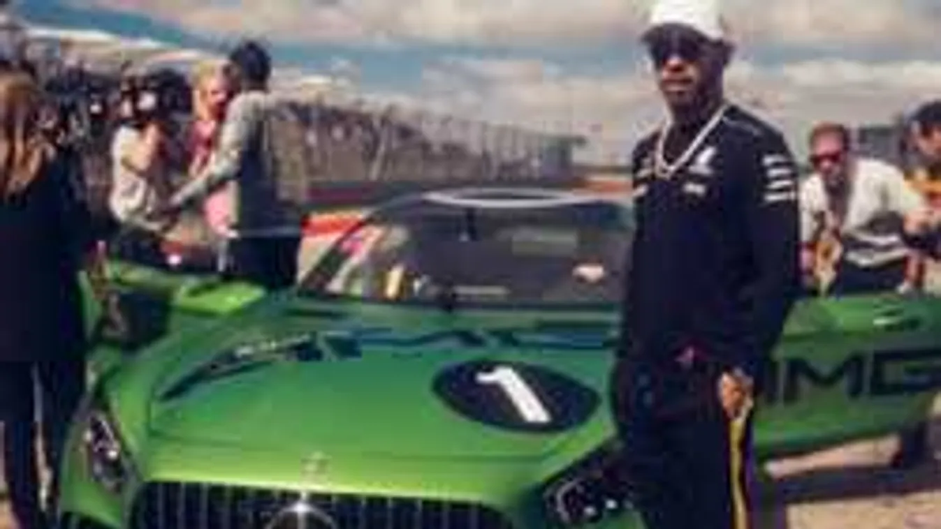 Kicsit pofátlan: Ezt művelte Hamilton tegnap este Budapest belvárosában