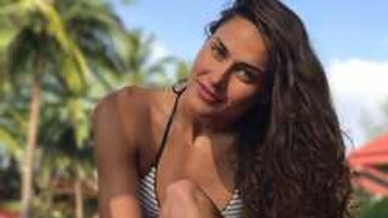 Leesik az állad: a zuhany alatt fotózták le Jakabos Zsuzsannát