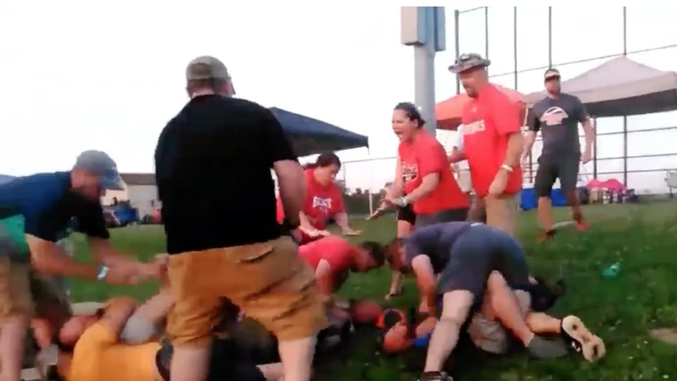 Tömegbunyó a meccsen: összeverekedtek a szülök, sírtak a gyerekek