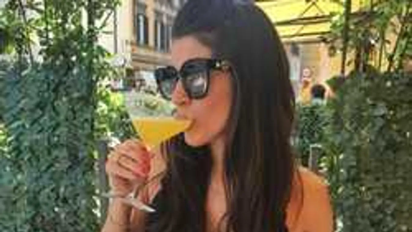 Dögös dokinőt szeret a világ legdrágább kapusa