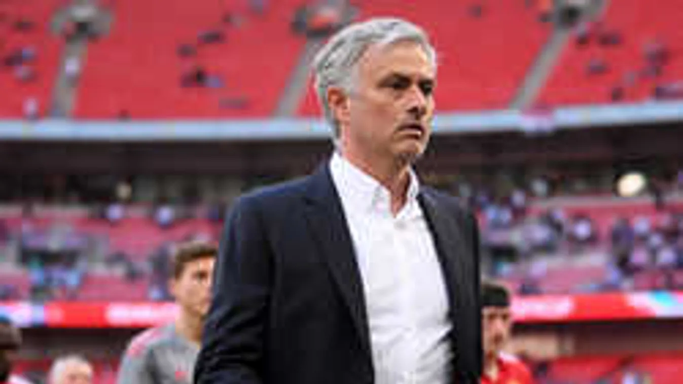 Mourinhót rúgják ki először, pocsék helyzetben van a sztáredző