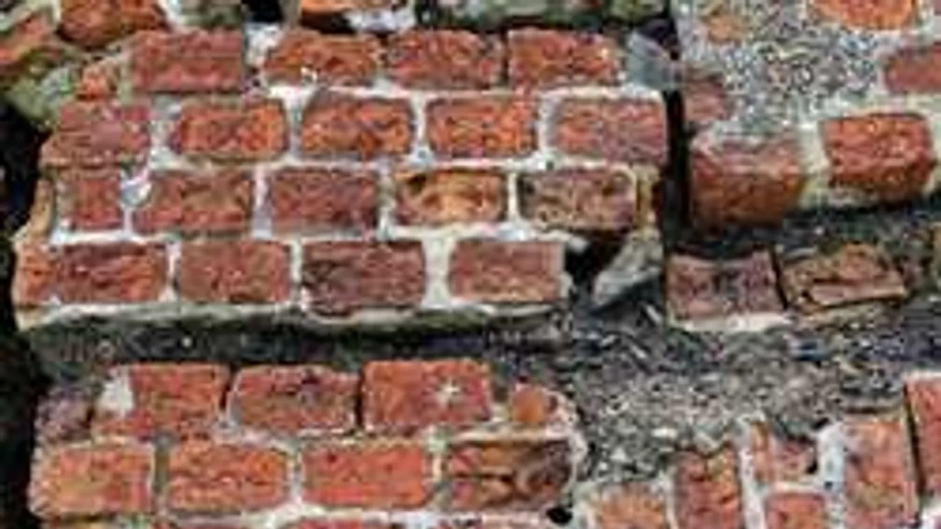 "Mintha robbanás lett volna" - beleremegtek a házak, megmozdult a föld