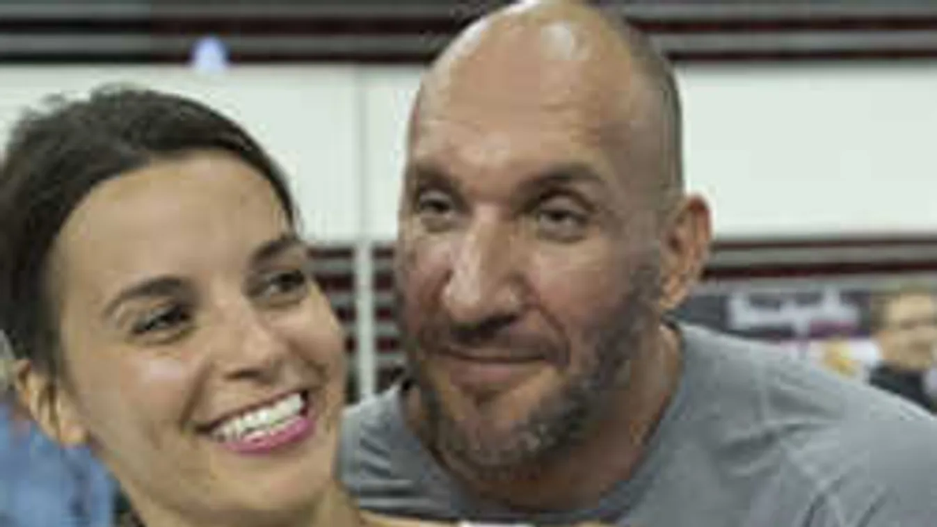 Ezt nézd: ágyából posztolt intim fotót Berki Krisztián