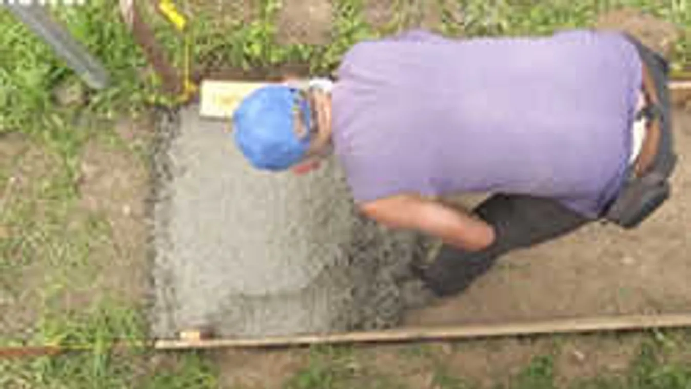 Világhírű magyar találmány: utat építenek a műanyag szemétből