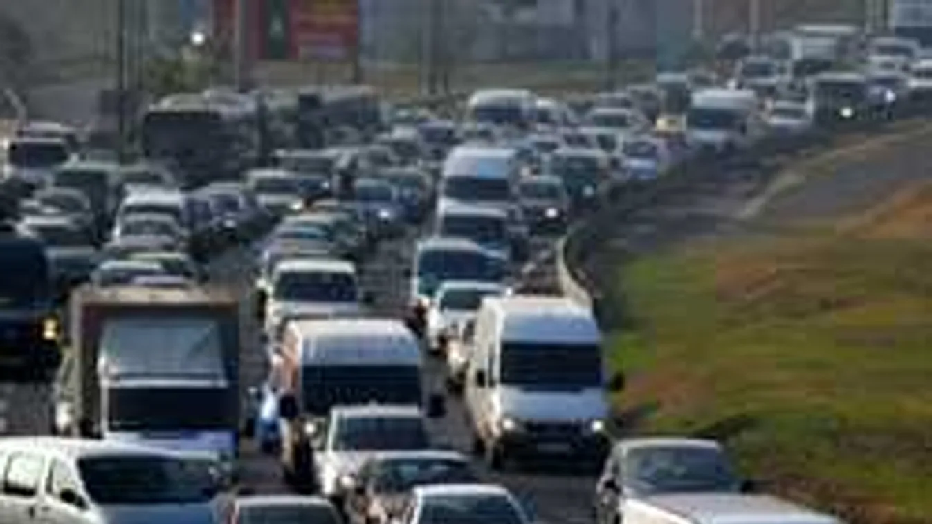 Most érkezett: Káosz az M7-es autópályán, el se indulj a Balatonra