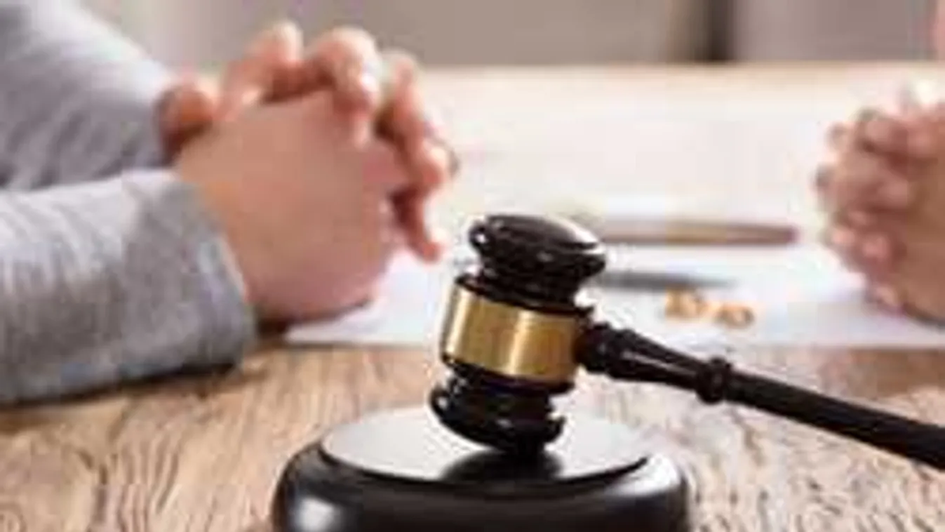 Erre a fordulatra senki nem számított a válóper közepén