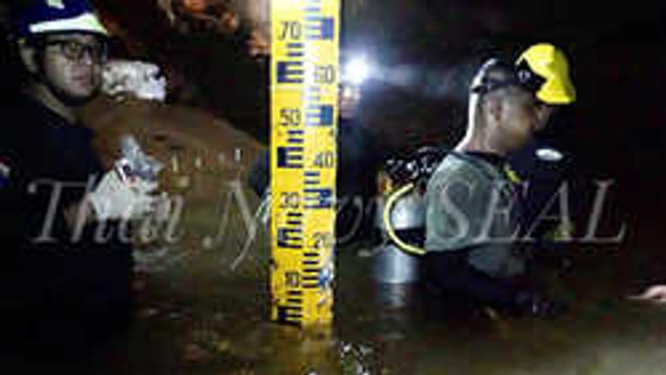 Fogy az oxigén, aggódnak a barlangban rekedt gyerekek életéért