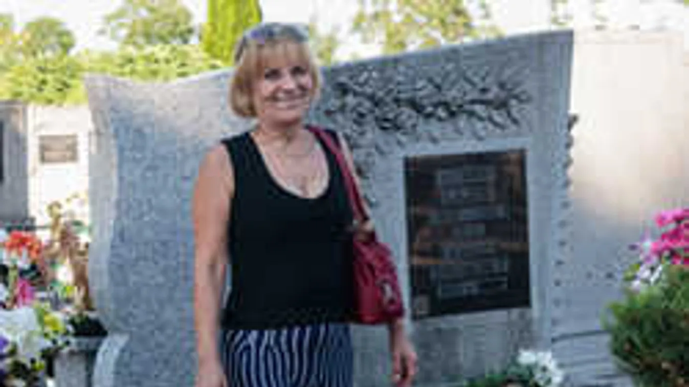 Meglepő új divat a temetőben: nem találod ki, mi tesznek a sírkőre