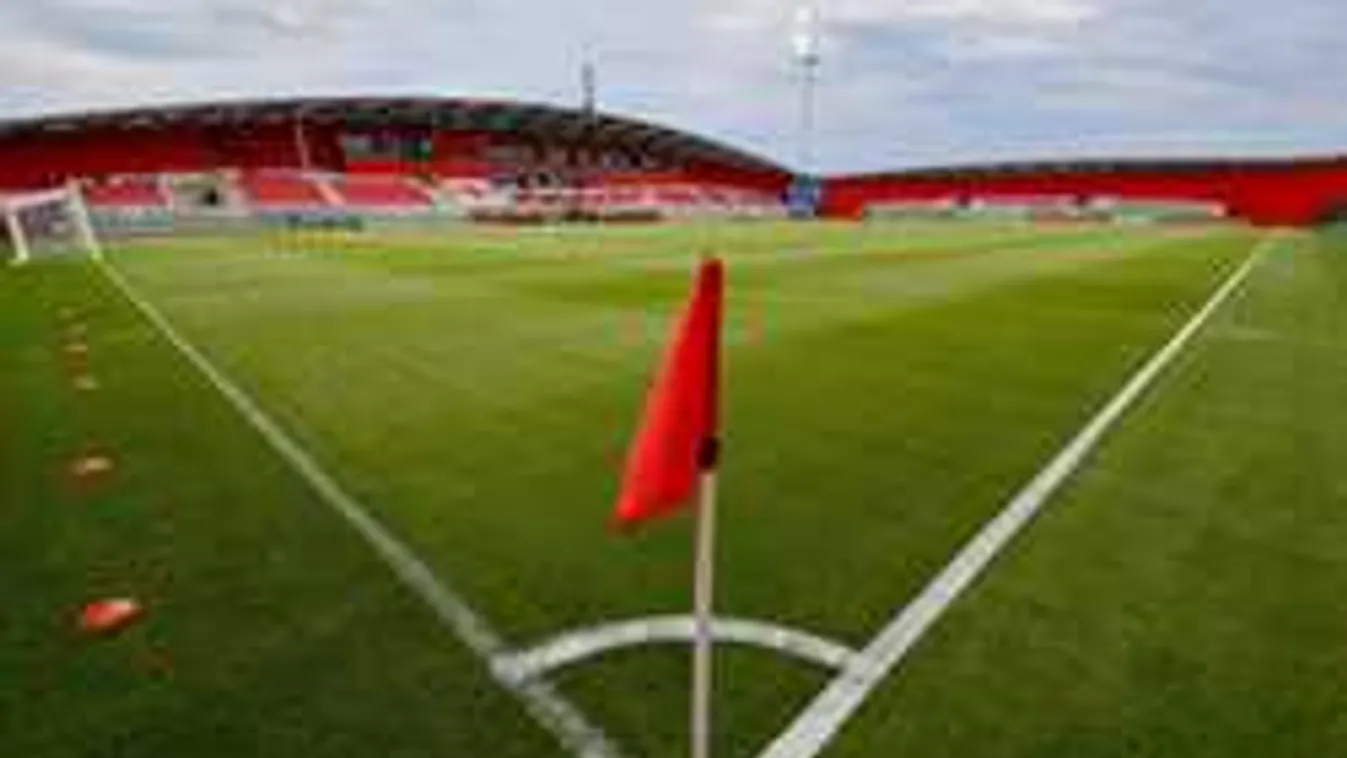 Megható pillanatok, könnyfakasztó lánykéréssel indult a Fradi meccse