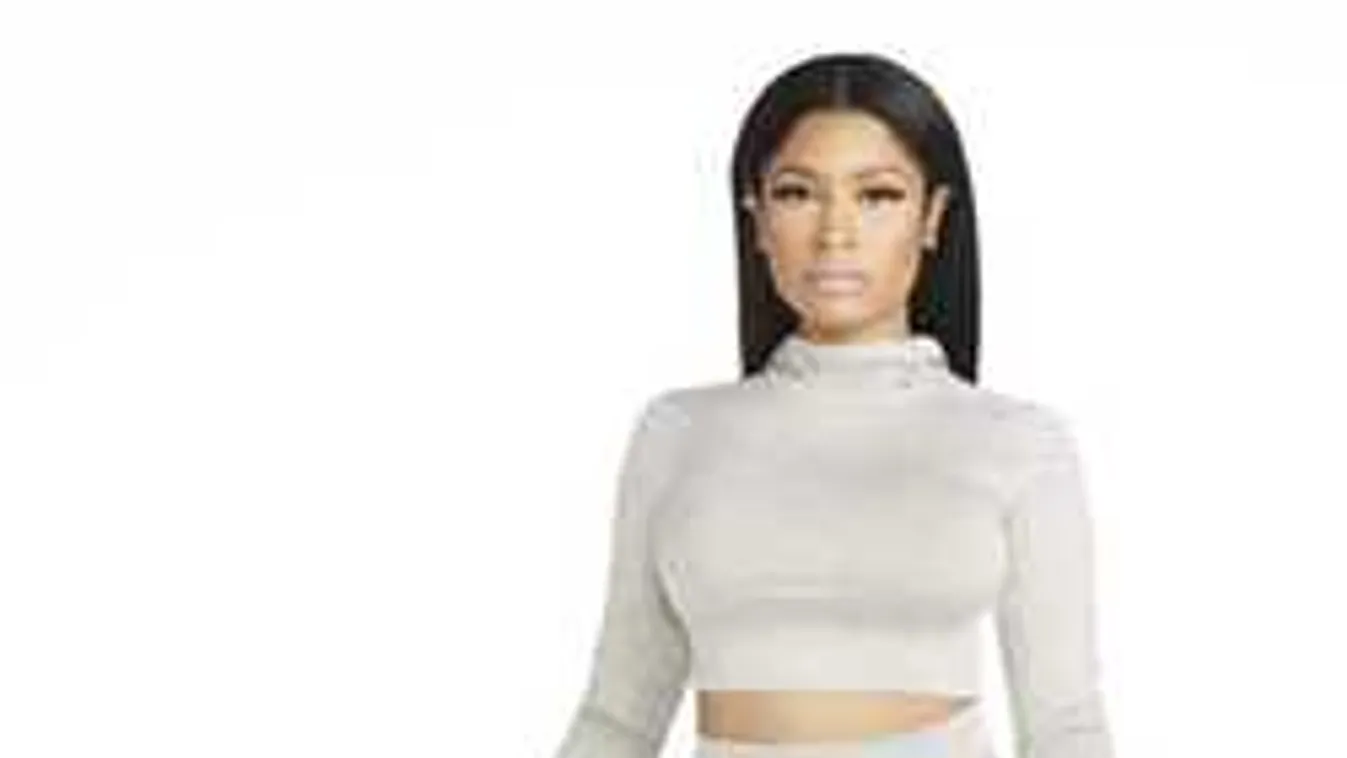 Felszisszennek a férfiak, ennél átlátszóbb női ruha nincs is