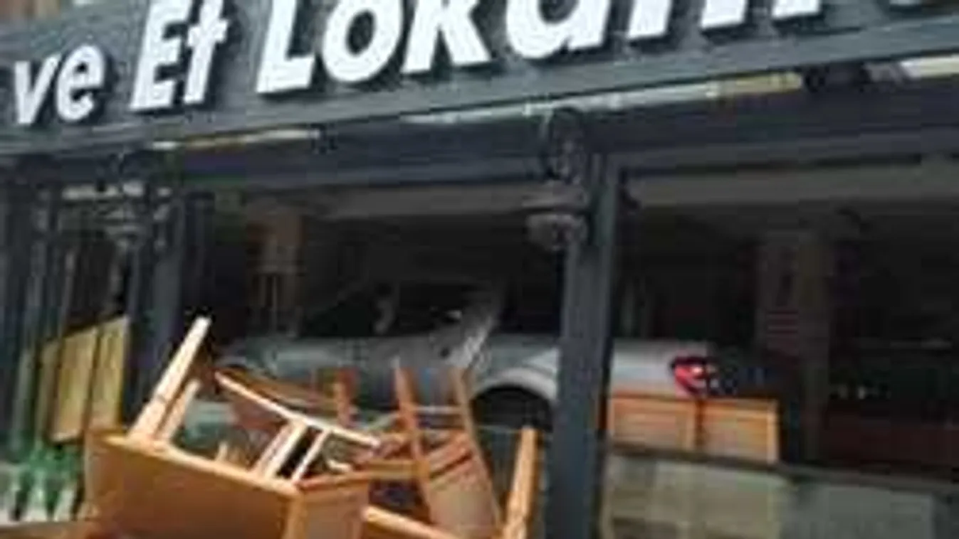 Terepjáró csapódott a népszerű étterembe, megrázó felvétel!