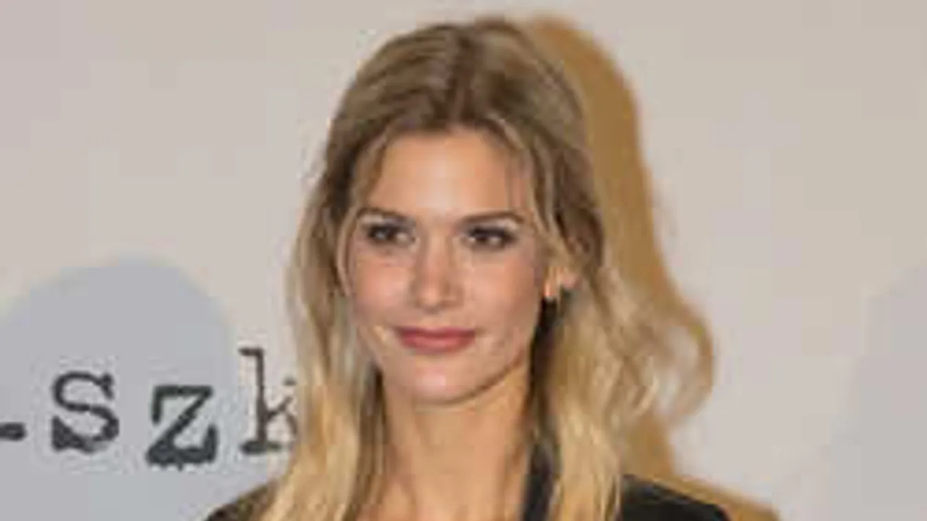 Senki sem hinné róla: Weisz Fanni bevallotta, mit tesz folyton