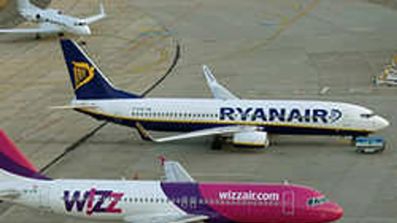 Megint kavarnak a csomagokkal a fapadosok